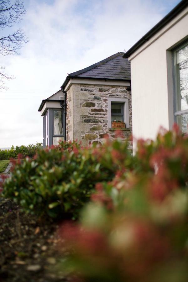 Lodge Scion Hill Gate *